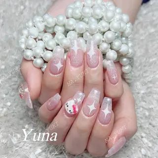 ネイル 🦋 Queenieのネイルデザイン