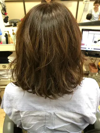 ミディアム 石塚 浩のヘアスタイル