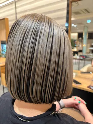 カラー 大川 愛未のヘアスタイル
