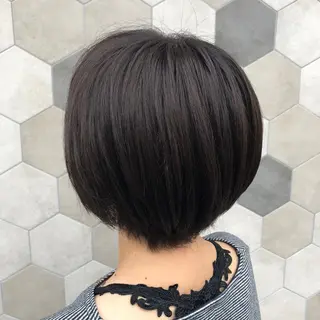 ショート カラー 藤岡 由起のヘアスタイル