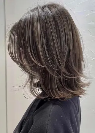 ミディアム KAEDE🎀 ハイライト特化のヘアスタイル