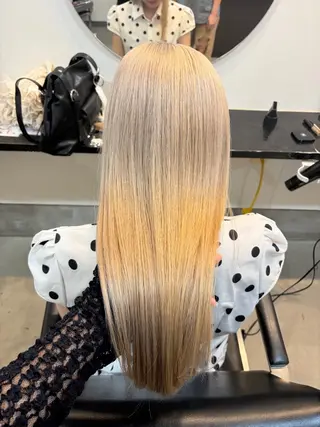 ロング カラー LUCK ユナのヘアスタイル