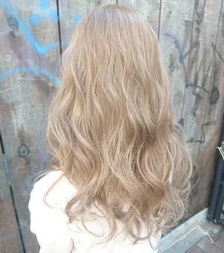 ロング カラー パーマ ヘアアレンジ 大阪レミーエクステ チビ編み込みのヘアスタイル