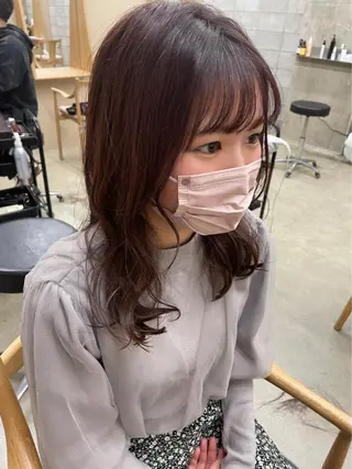 セミロング ポルトユイ エツのヘアスタイル