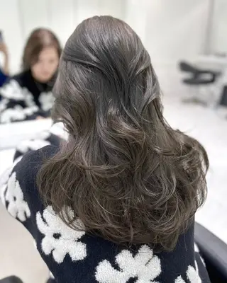 カラー ロング 垢抜け暗髪ヘアー 🕯️横浜のヘアスタイル
