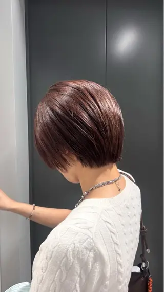 ショート りお/艶カラ ー/レイヤーカットのヘアスタイル