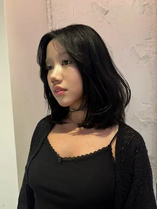 ミディアム カラー Iwai sのヘアスタイル