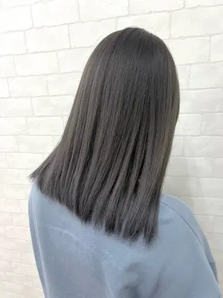 セミロング カラー 藤野 莉奈のヘアスタイル