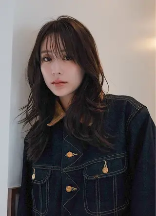 ロング カラー OPUSダブルカラー ケアブリーチのヘアスタイル