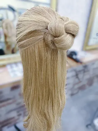 ヘアアレンジ 馬方 雫のヘアスタイル