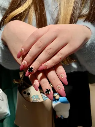 ネイル Tagi Nail 銀座店のネイルデザイン