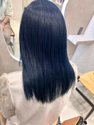 ミディアム カラー 小澤 璃奈のヘアスタイル