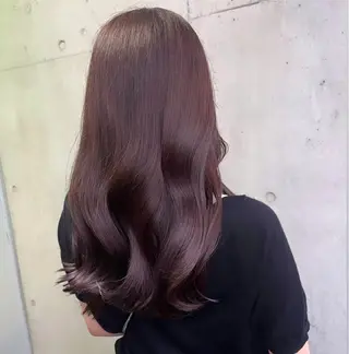 セミロング カラー カジュアルを女っぽく 𝗮𝘆𝗮𝗰𝗼のヘアスタイル