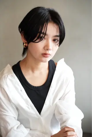 ショート カラー 八幡 空乃のヘアスタイル