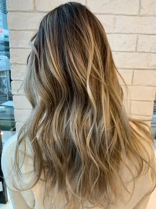 ロング カラー 韓国レイヤー×艶髪 ハイトーンRyukiのヘアスタイル