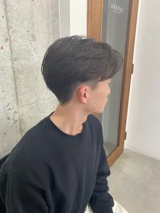 ショート メンズ センターパート/ニ ュアンスパーマのヘアスタイル
