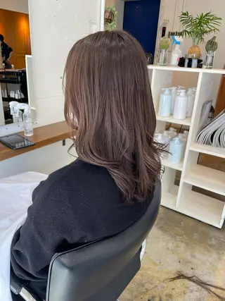 セミロング カラー MIOベージュカラー 柔らかいカラーのヘアスタイル