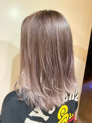 セミロング カラー ハイトーン得意😍 Lumiereのヘアスタイル
