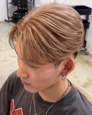 カラー メンズパーマ特化 三宅陸斗のヘアスタイル