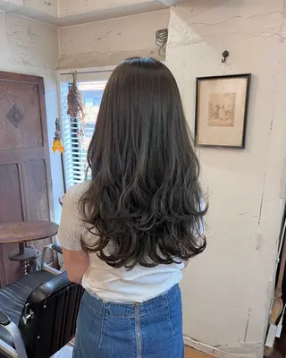 ロング カラー 暗髪とオリーブ🌿 渡辺拓人のヘアスタイル