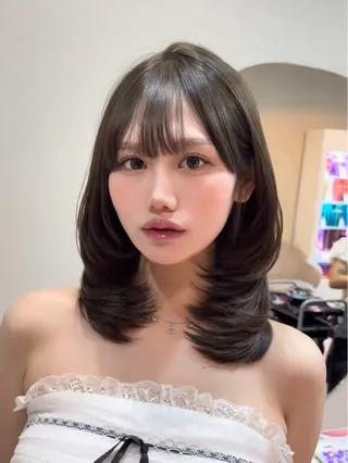 ミディアム カラー 艶感カラー 🩵レイヤー/紫音のヘアスタイル