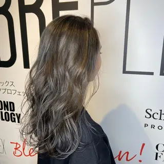 ロング カラー ブリーチ👩🦳/ ✂︎MANAMIのヘアスタイル