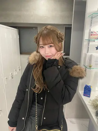 ロング ヘアアレンジ yuzuna ハイトーン 天神のヘアスタイル