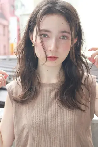 ロング カラー レイヤーカット 小山 悠のヘアスタイル