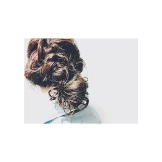 セミロング パーマ ヘアアレンジ くるくるパーマ aikoのヘアスタイル