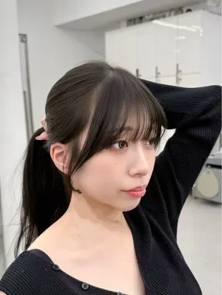 セミロング 割れない顔まわり× 小顔補正レイヤー難波のヘアスタイル