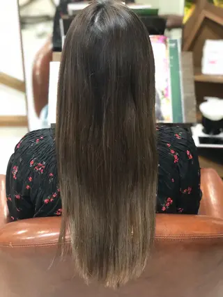 ロング カラー 吉田 茉生のヘアスタイル