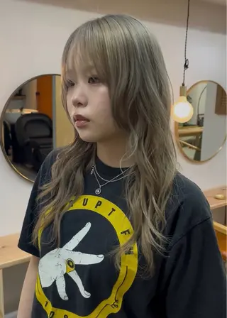 セミロング カラー yuan tanakaのヘアスタイル