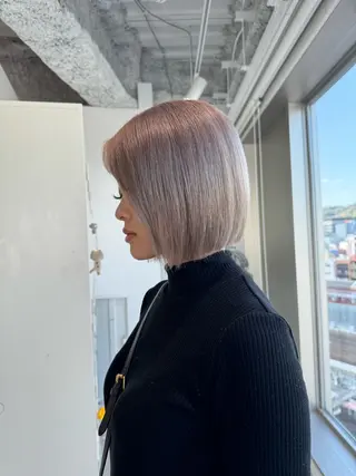 ショート 店長 MANAMI 艶カラー／骨格ボブのヘアスタイル