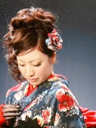 伴 香織のヘアスタイル