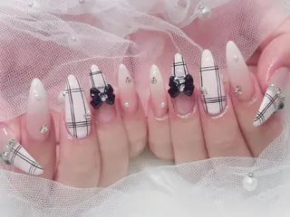 ネイル Roi ロア Megumiのネイルデザイン