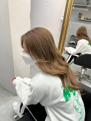カラー グレージュ/透け感 カラー/透明感カラーのヘアスタイル