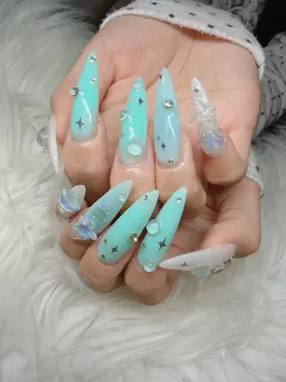 ネイル Lee Nailsのネイルデザイン