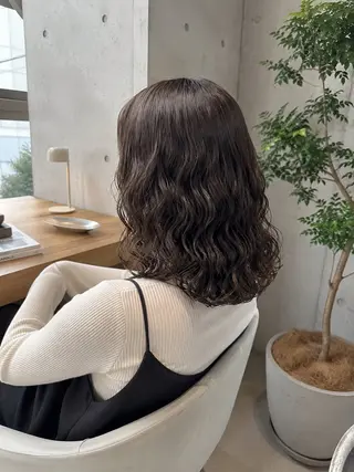 ミディアム パーマ 上村華女 髪質改善カラーのヘアスタイル