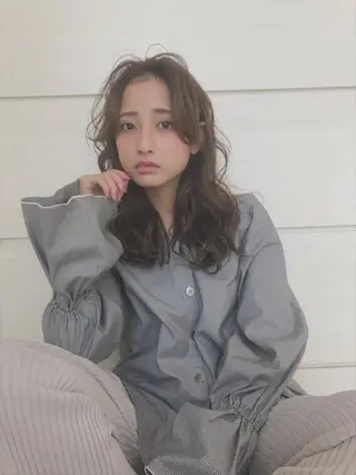 セミロング カラー ぱつっとボブ/ 小野あかねのヘアスタイル