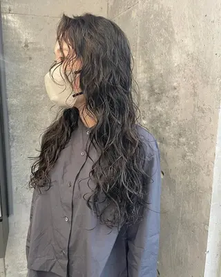 ロング パーマ 佐伯 和佳のヘアスタイル