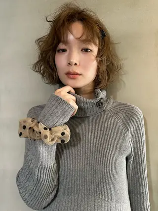 ミディアム カラー パーマ ヘアアレンジ MIYU/ケアブリ ーチカラー／デザインのヘアスタイル