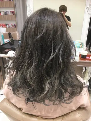 ロング カラー ヘアアレンジ 白髪ぼかしハイライト 茗荷谷駅徒歩2分のヘアスタイル