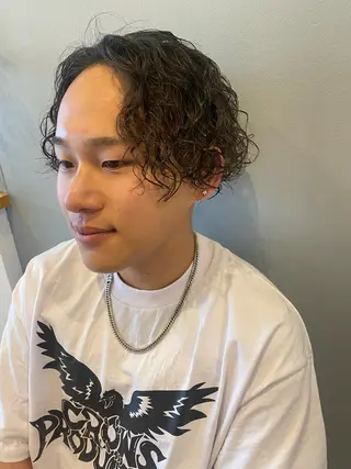 ミディアム パーマ メンズ 似合う髪型見つけます AYAKAのヘアスタイル