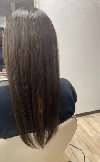 ロング カラー 佐藤 あきのヘアスタイル