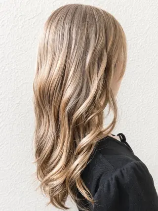 セミロング カラー 田窪 泰成のヘアスタイル