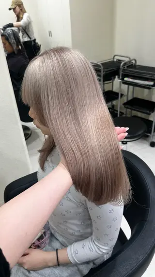 セミロング カラー ヘアアレンジ 韓国レイヤー&ピンク 艶髪🩶maikoのヘアスタイル