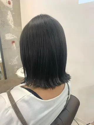 ミディアム カラー 眞名子 瑞紀のヘアスタイル