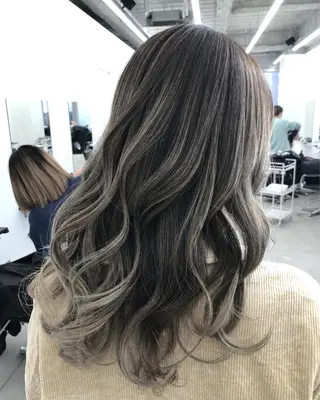 セミロング カラー ブリーチ 透明感HIDEのヘアスタイル
