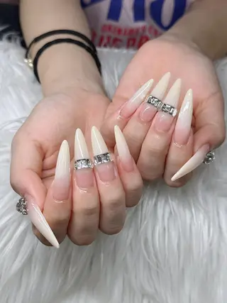 ネイル Lee Nailsのネイルデザイン