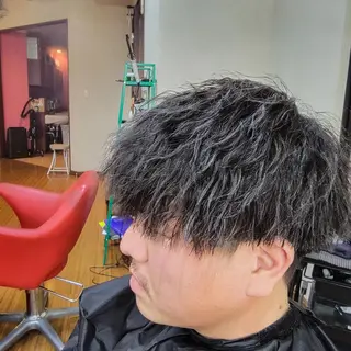 メンズ 特殊パーマ 片山恭兵のヘアスタイル
